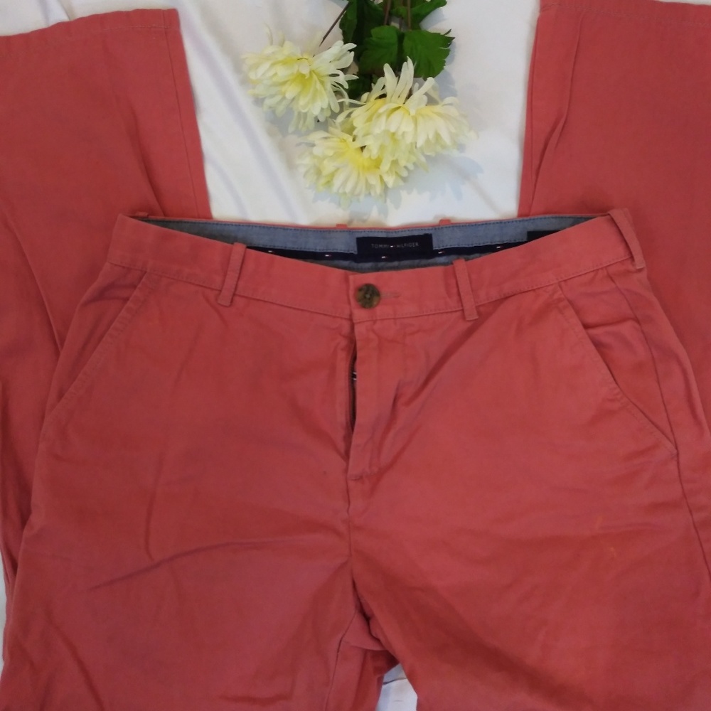 ✨Tommy Hilfiger 33x30 salmon color khaki pant✨